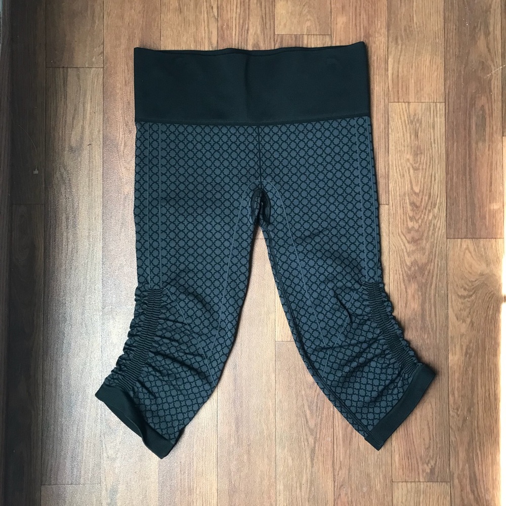 Lululemon athletica crop ✨